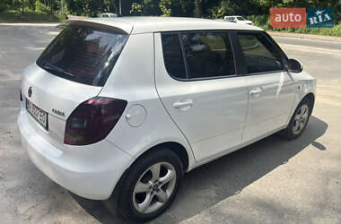Хэтчбек Skoda Fabia 2013 в 