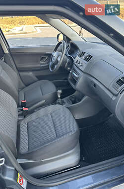 Хэтчбек Skoda Fabia 2011 в 
