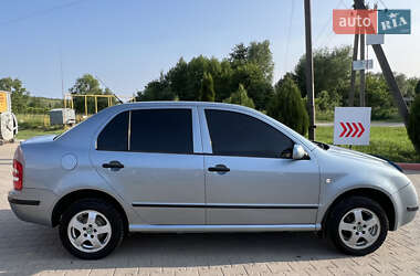 Седан Skoda Fabia 2001 в Черновцах
