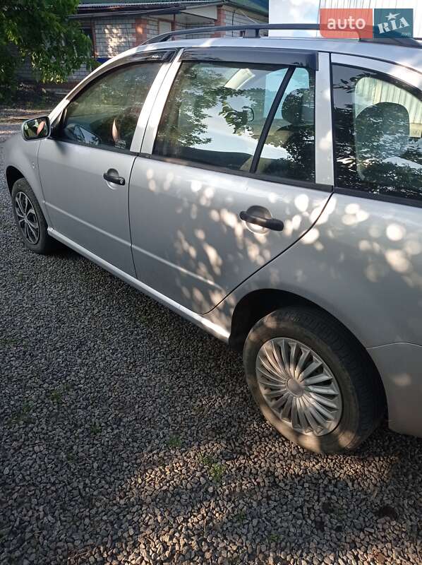 Хетчбек Skoda Fabia 2004 в Тульчині