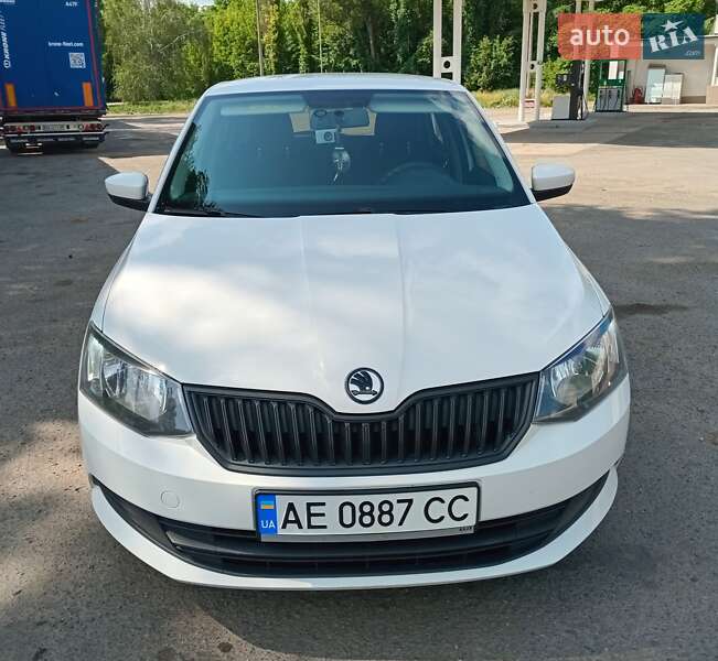 Хетчбек Skoda Fabia 2017 в Дніпрі