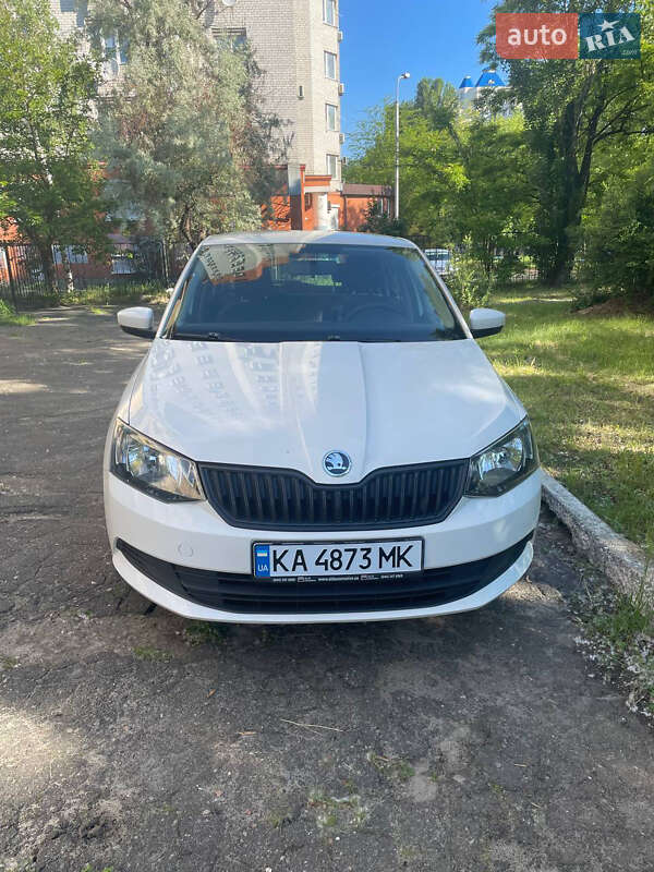 Хэтчбек Skoda Fabia 2017 в Киеве