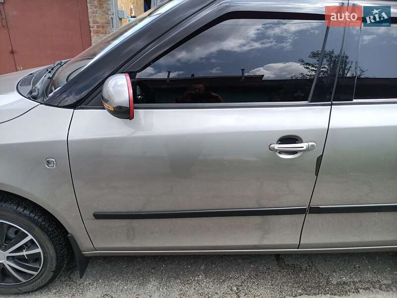 Хэтчбек Skoda Fabia 2012 в Белой Церкви