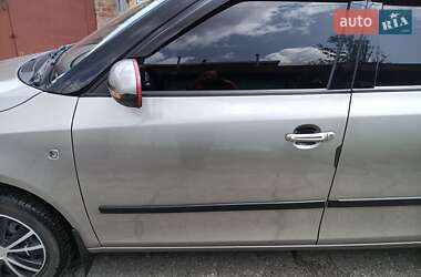 Хэтчбек Skoda Fabia 2012 в 