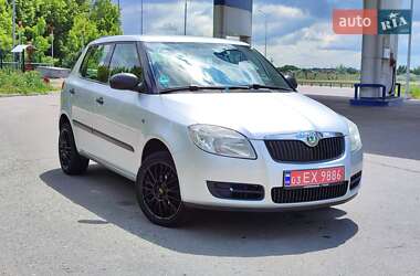 Хэтчбек Skoda Fabia 2009 в Хороле