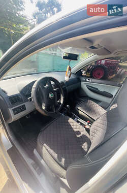 Хэтчбек Skoda Fabia 2000 в 