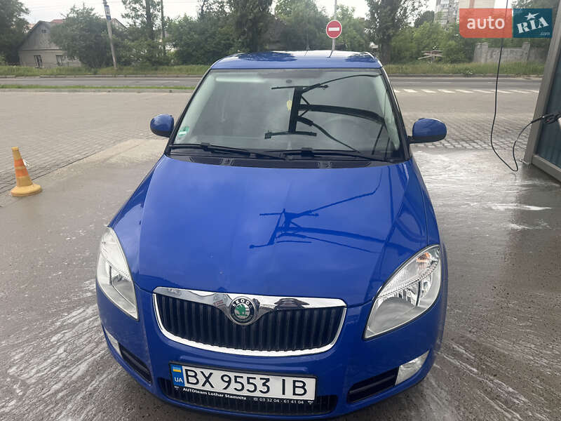 Хэтчбек Skoda Fabia 2009 в 