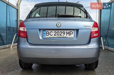 Хэтчбек Skoda Fabia 2009 в 