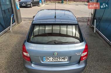 Хэтчбек Skoda Fabia 2009 в 