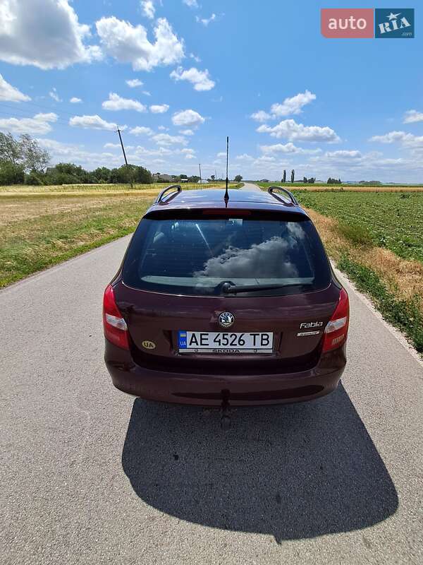 Универсал Skoda Fabia 2011 в Днепре