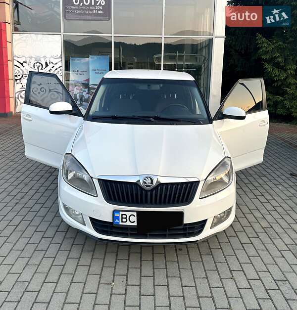 Хэтчбек Skoda Fabia 2012 в Хусте