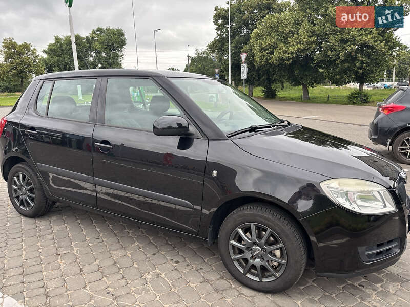 Хэтчбек Skoda Fabia 2007 в Чернигове