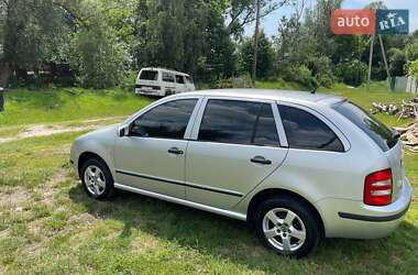 Универсал Skoda Fabia 2003 в Чернигове