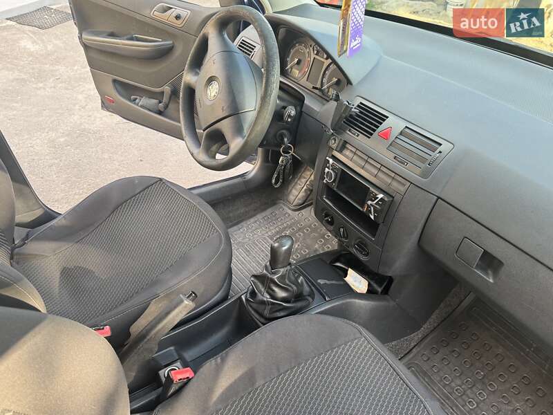 Хетчбек Skoda Fabia 2006 в Золочеві