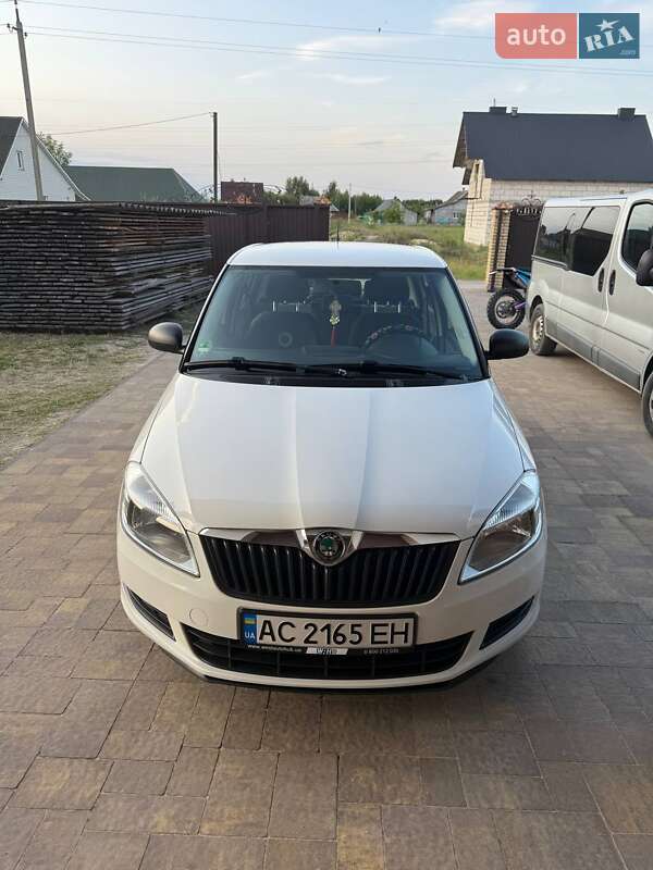 Хэтчбек Skoda Fabia 2010 в 