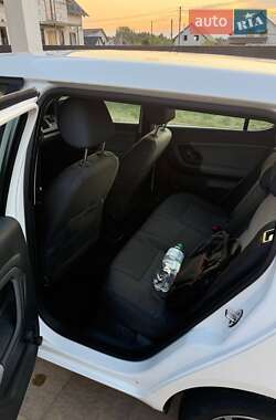 Хэтчбек Skoda Fabia 2010 в 