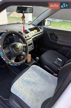 Хэтчбек Skoda Fabia 2010 в 