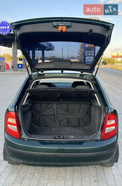 Хэтчбек Skoda Fabia 2003 в 