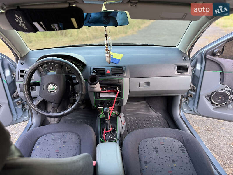 Седан Skoda Fabia 2002 в Ужгороде