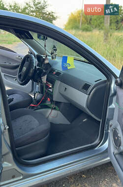 Седан Skoda Fabia 2002 в 