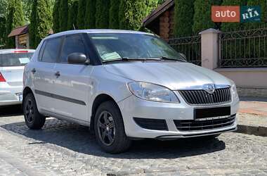 Хэтчбек Skoda Fabia 2014 в Сваляве