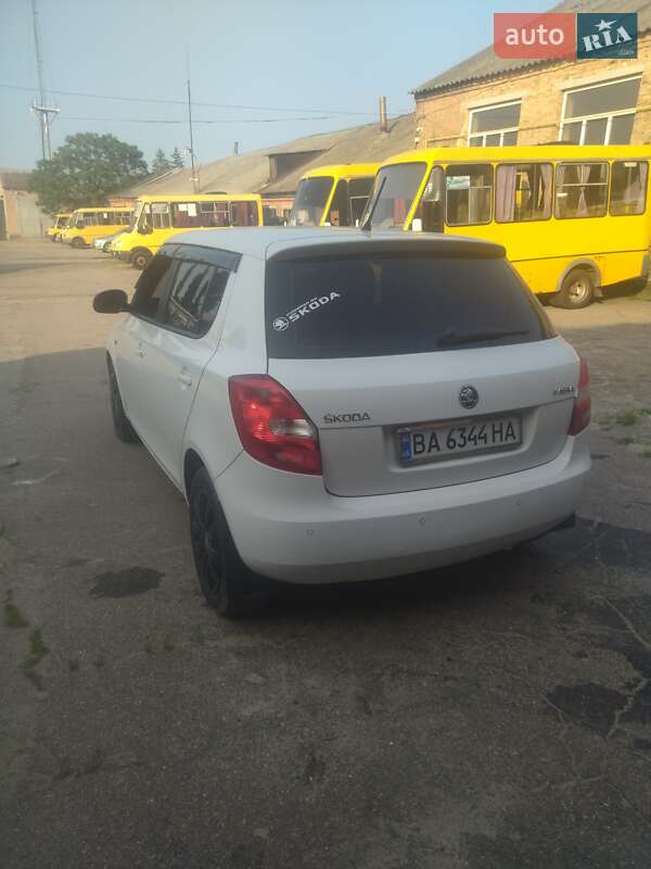 Хетчбек Skoda Fabia 2014 в Кропивницькому