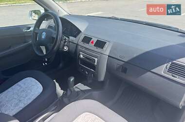 Седан Skoda Fabia 2004 в 