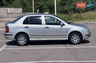 Седан Skoda Fabia 2004 в 