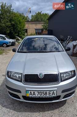 Хэтчбек Skoda Fabia 2007 в Киеве