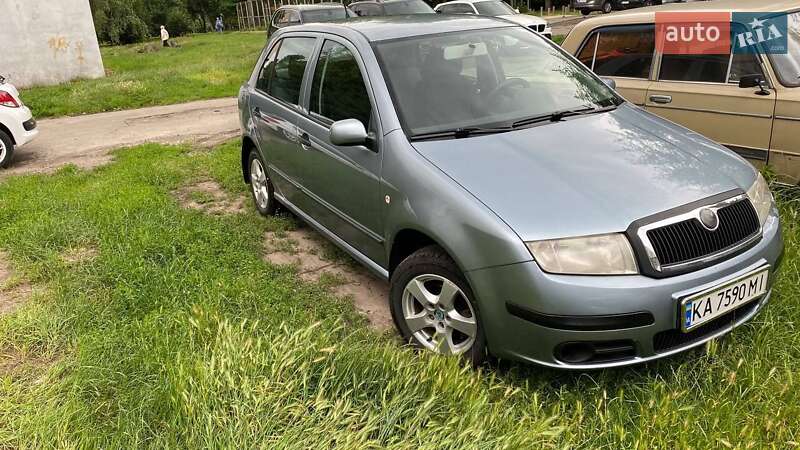 Хэтчбек Skoda Fabia 2006 в 