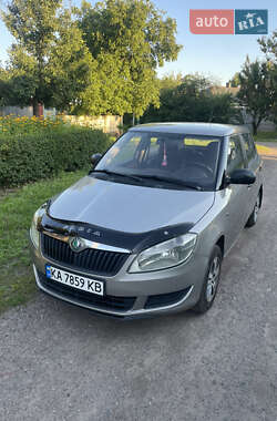 Хэтчбек Skoda Fabia 2012 в Чернигове