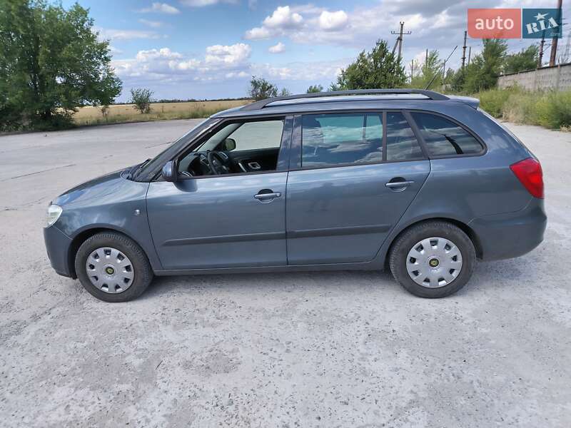 Универсал Skoda Fabia 2009 в Кривом Роге