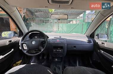 Хэтчбек Skoda Fabia 2004 в 