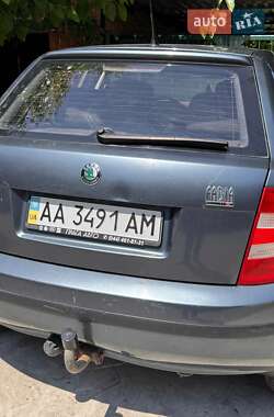 Хэтчбек Skoda Fabia 2004 в 
