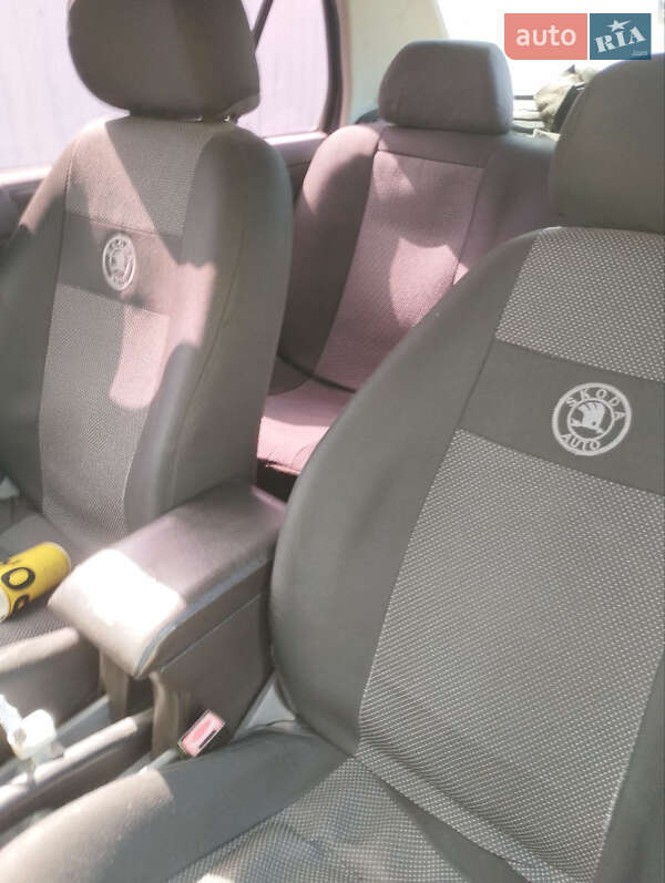 Седан Skoda Fabia 2001 в Харькове