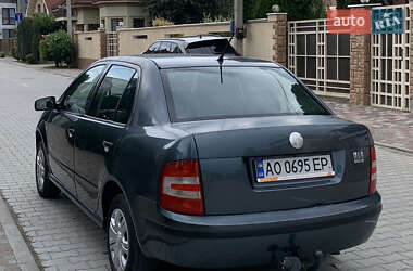 Седан Skoda Fabia 2005 в 