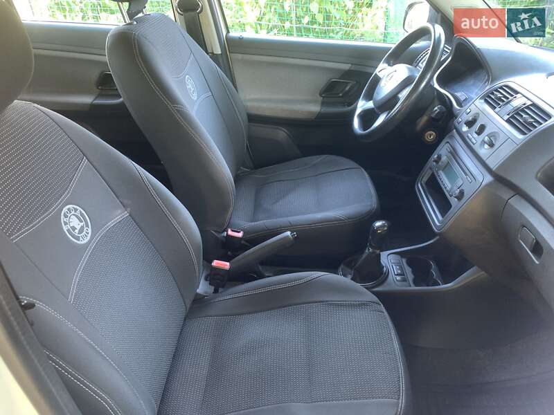 Хэтчбек Skoda Fabia 2013 в Харькове