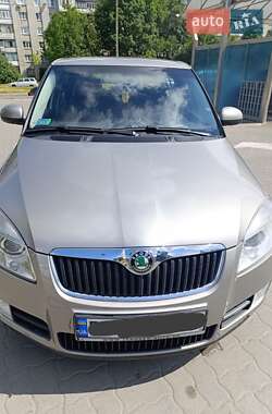 Хэтчбек Skoda Fabia 2008 в 