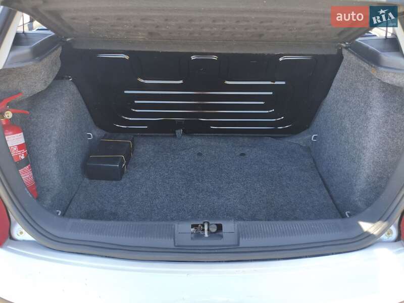 Хэтчбек Skoda Fabia 2006 в Запорожье