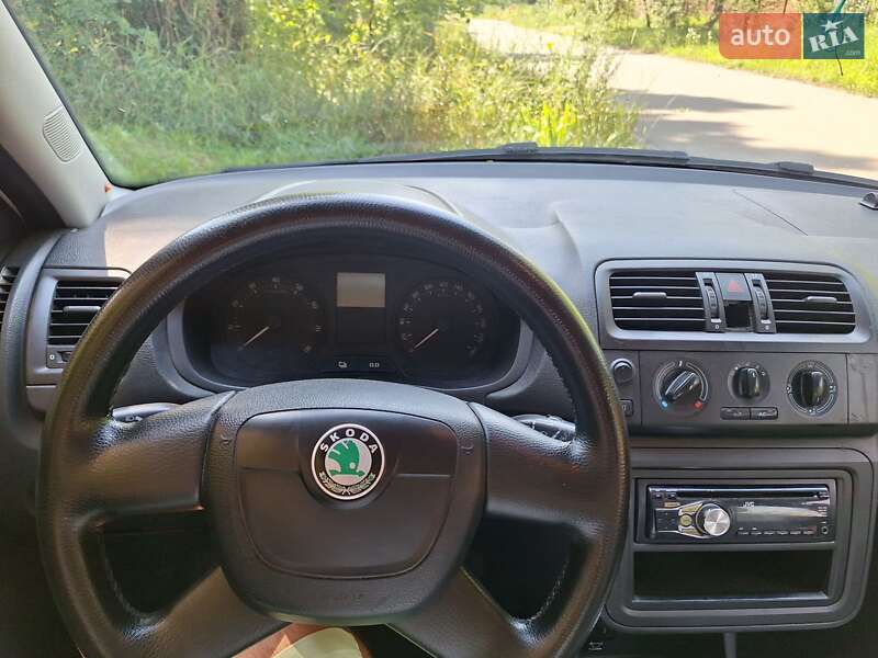 Хэтчбек Skoda Fabia 2012 в Харькове