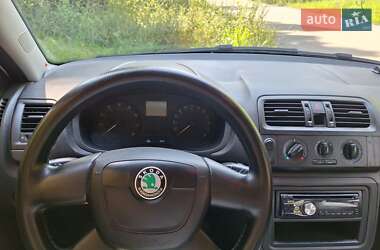 Хэтчбек Skoda Fabia 2012 в 