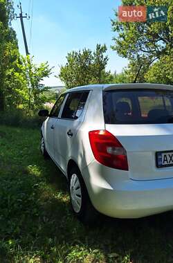 Хэтчбек Skoda Fabia 2012 в 