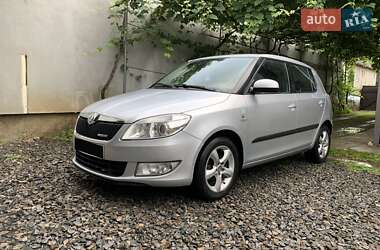 Хэтчбек Skoda Fabia 2012 в Сваляве