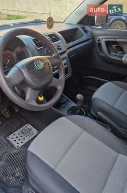 Хэтчбек Skoda Fabia 2011 в 