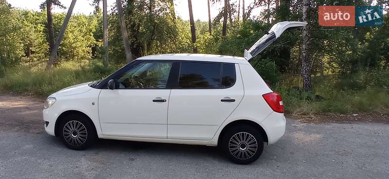 Хэтчбек Skoda Fabia 2012 в Фастове