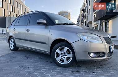 Універсал Skoda Fabia 2008 в Рівному