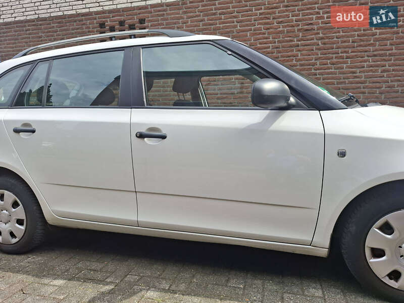 Універсал Skoda Fabia 2009 в Луцьку