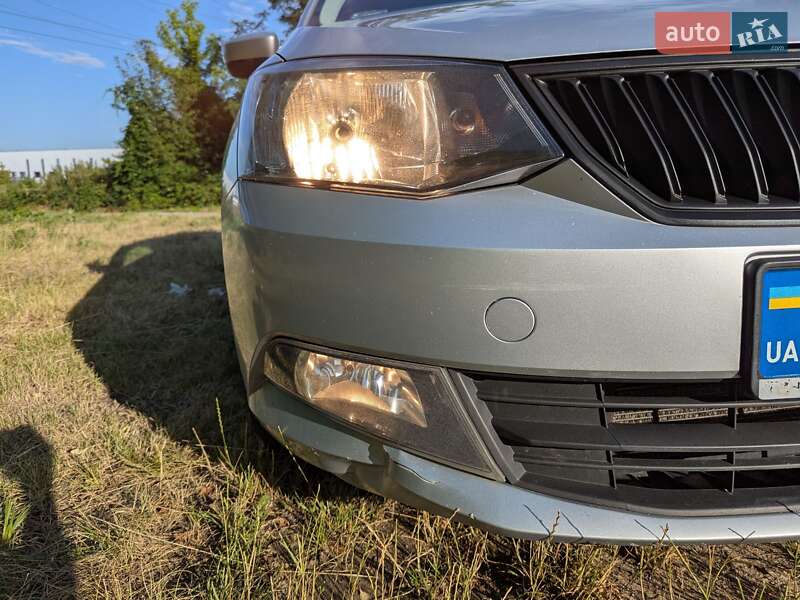Універсал Skoda Fabia 2015 в Івано-Франківську