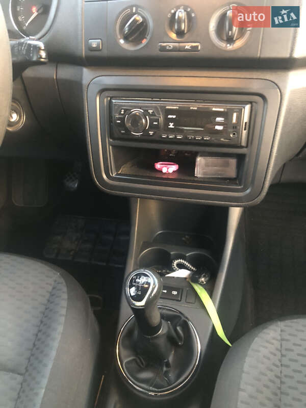 Хэтчбек Skoda Fabia 2011 в Кривом Роге