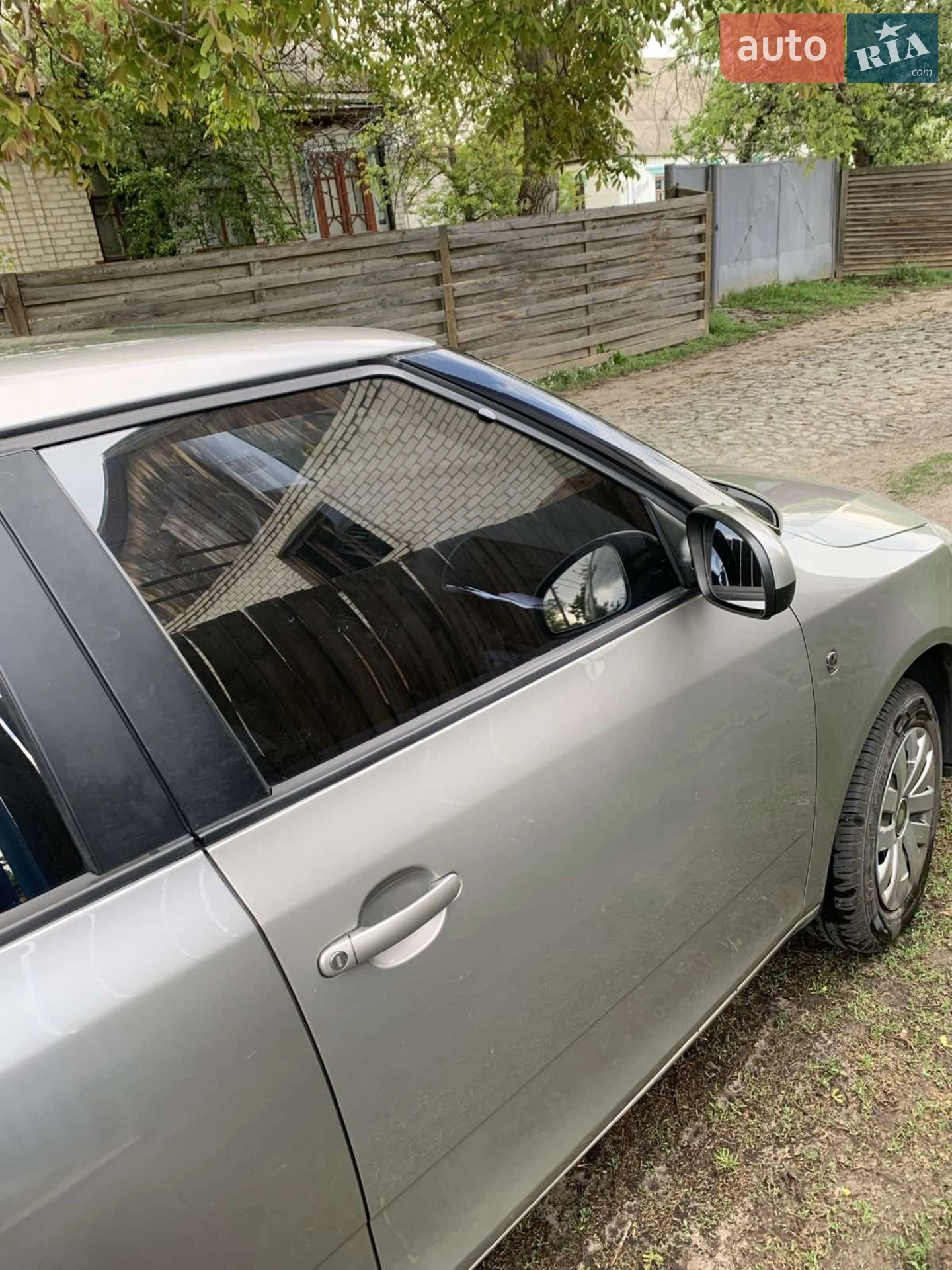 2010 Skoda Fabia - мініатюра 7